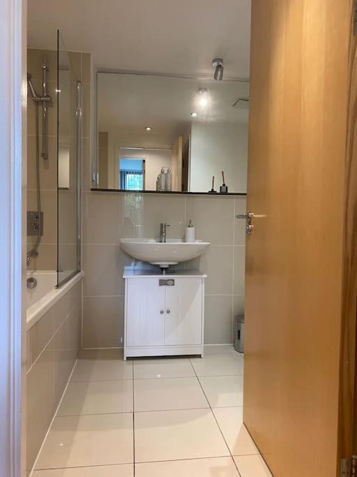 Modern Apartment, Fistral Beach Newquay  Ngoại thất bức ảnh