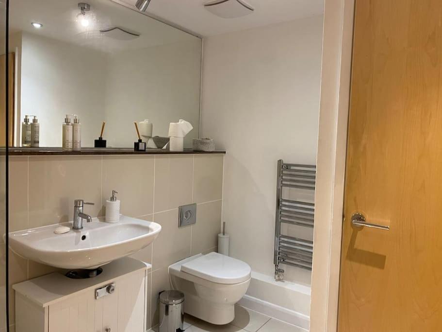 Modern Apartment, Fistral Beach Newquay  Ngoại thất bức ảnh